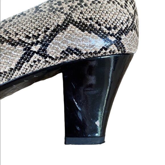 J.RENEE SNAKE PRINT PUMP 9 - Picture 3 of 7